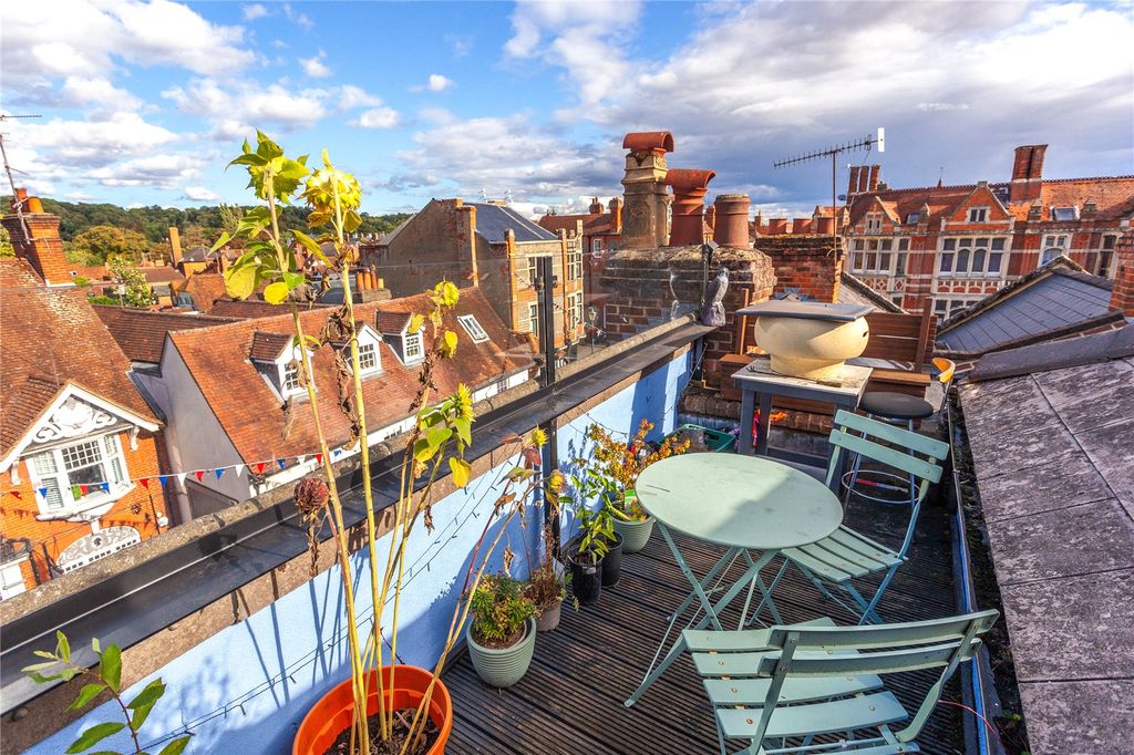 Property photo 2 of 14 Roof Terrace