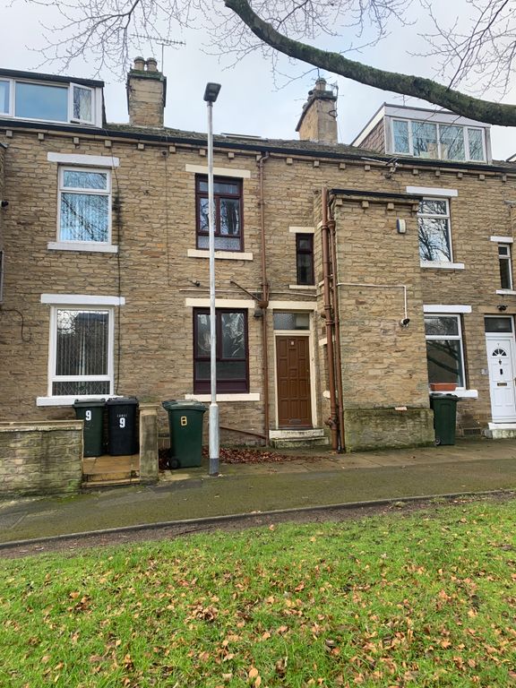 Property photo 1 of 11 Cover