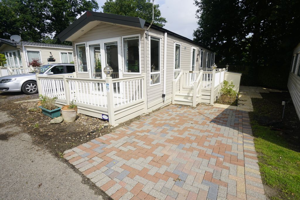 Property photo 1 of 26