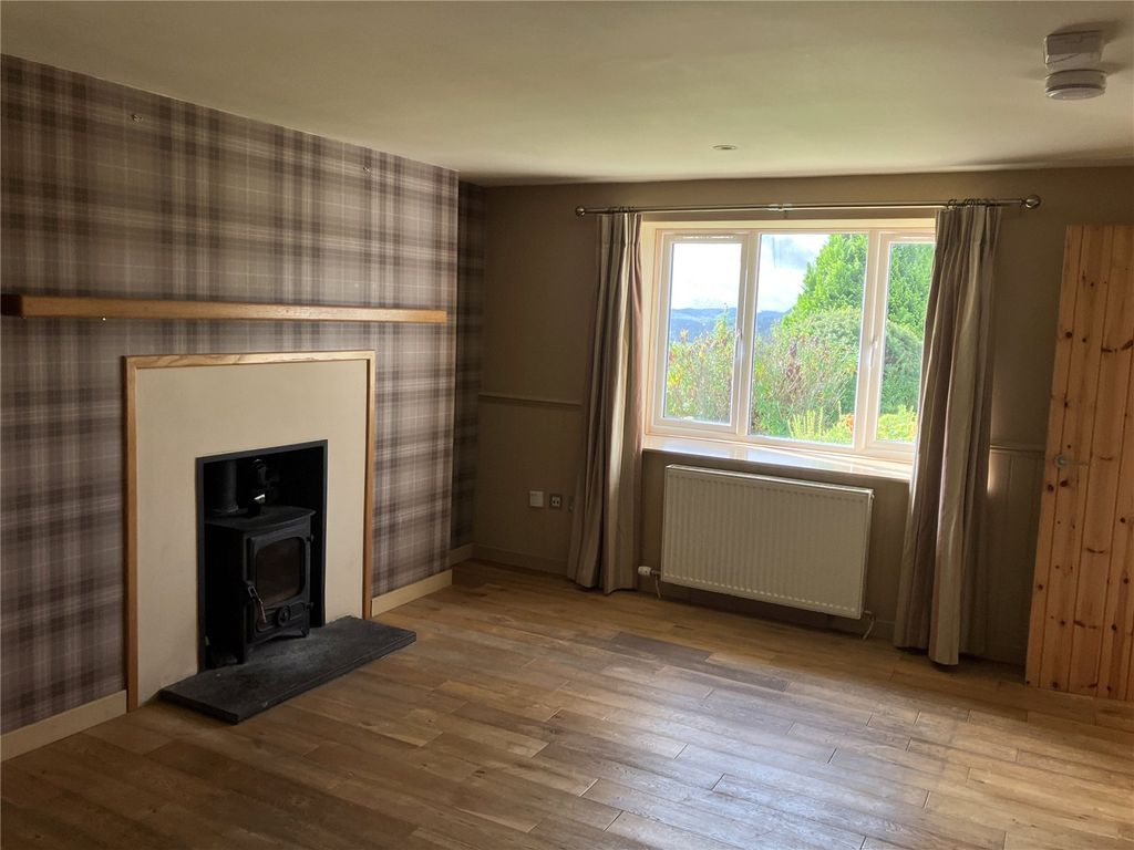 Property photo 2 of 14 Picture No. 02