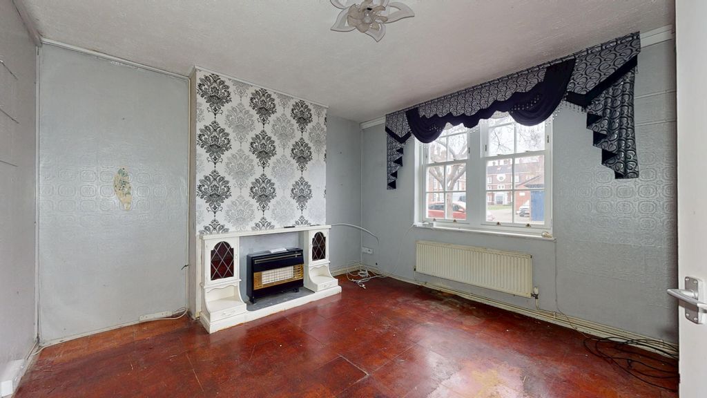 Property photo 2 of 16 68 Cleverly Estate, Wormholt Road, Shepherds Bush, London, W12 0Ly