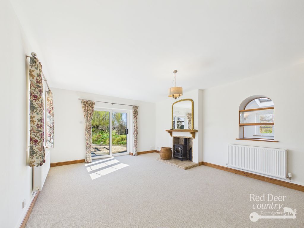 Property photo 3 of 34 Living Room