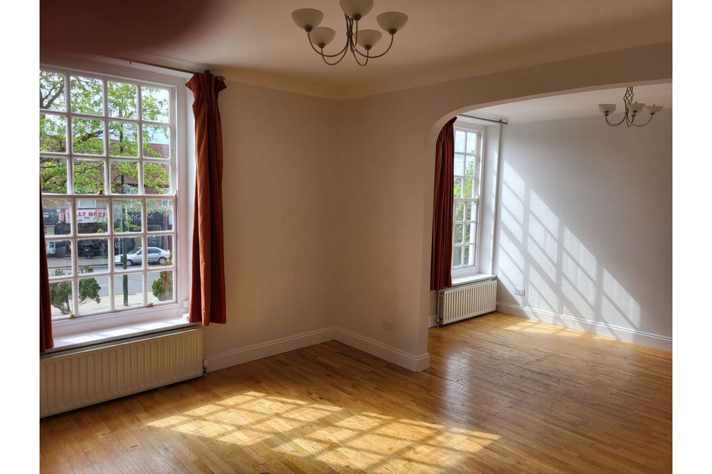 Property photo 2 of 12 Lounge/Dining Room