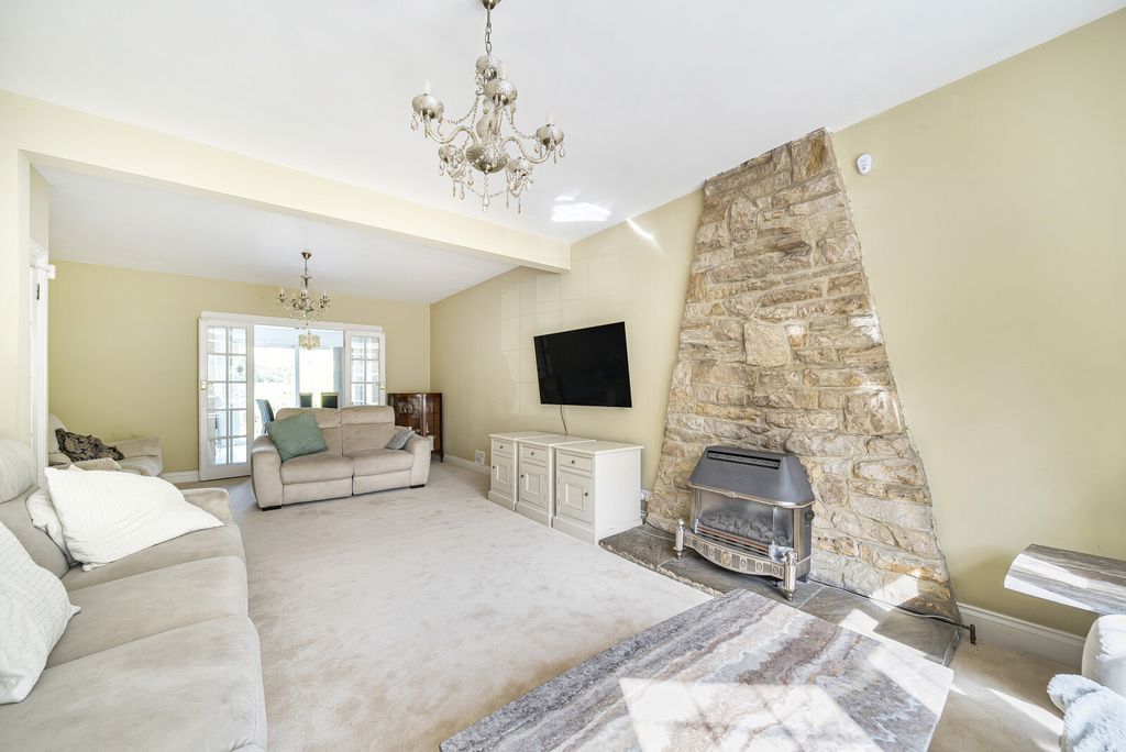 Property photo 3 of 24 1356592-11-68cc0B...