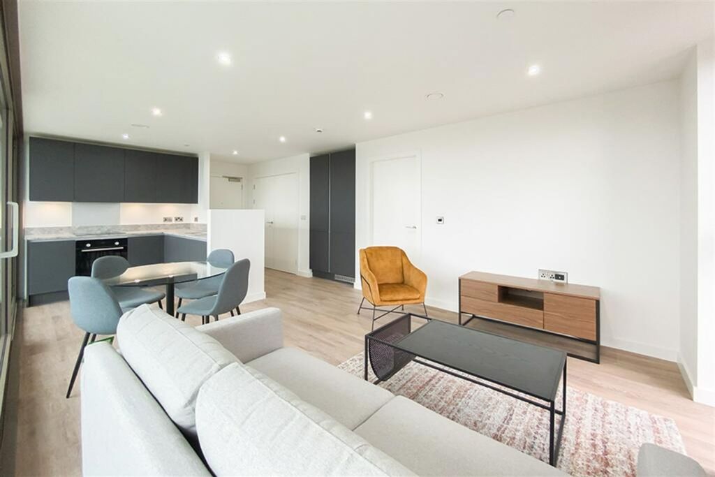 Property photo 3 of 12