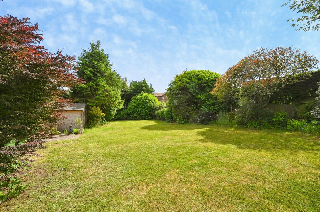Property photo 2 of 21