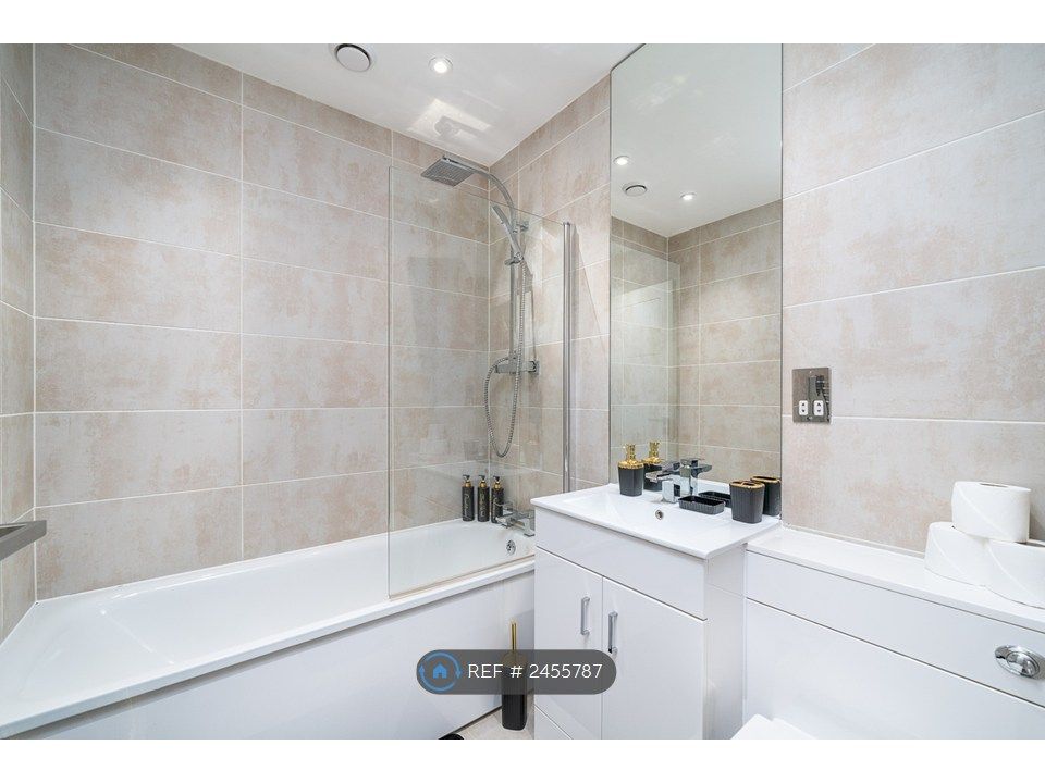 Property photo 2 of 35