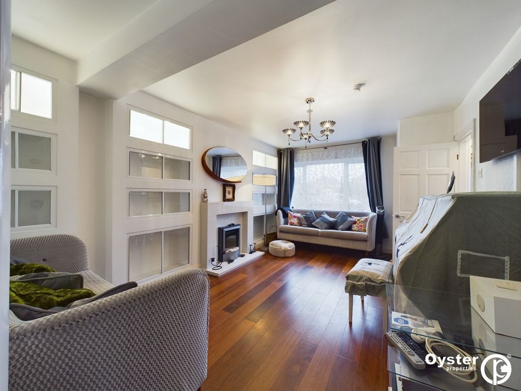 Property photo 2 of 22