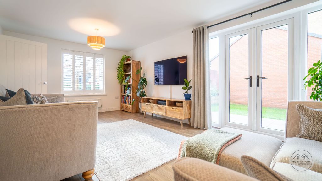 Property photo 2 of 28