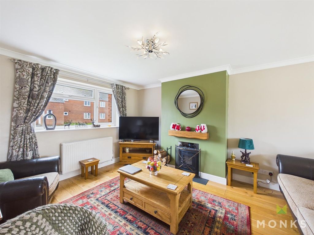 Property photo 3 of 16 Cam01348G0-Pr0793-Still006.Jpg