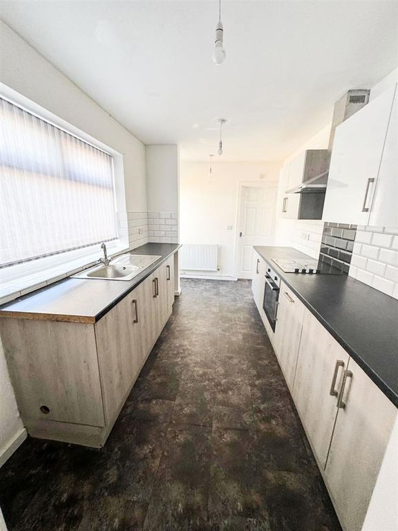 Property photo 2 of 15 Kitchen