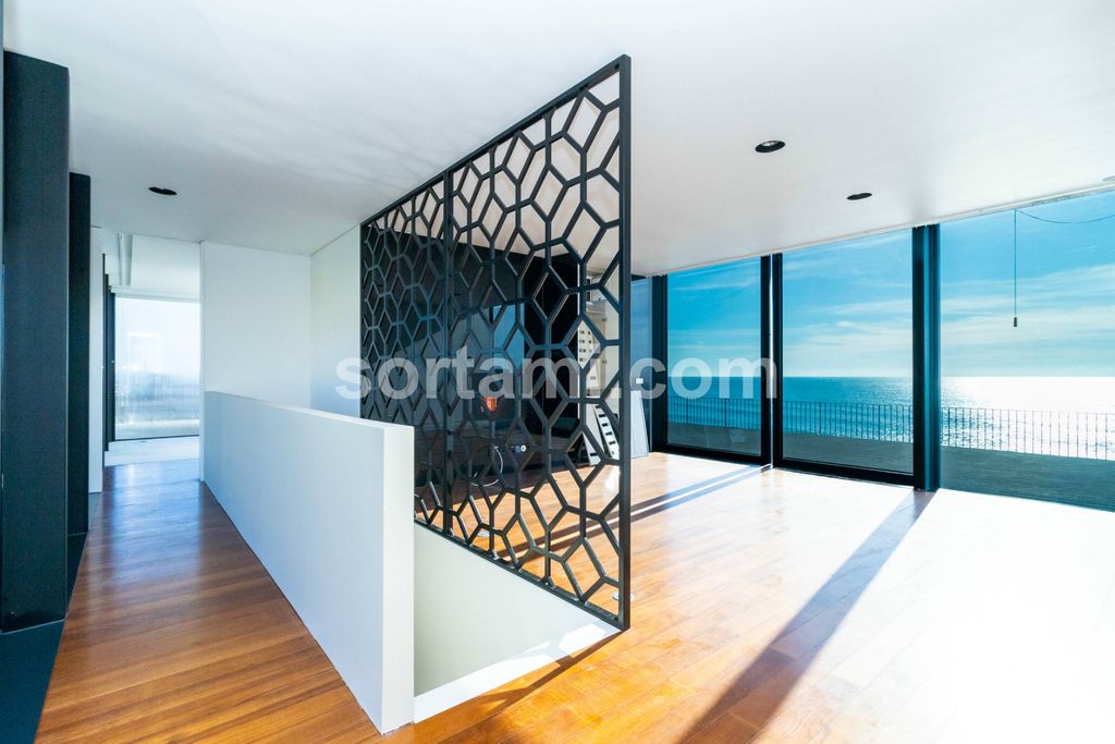 Property photo 2 of 37
