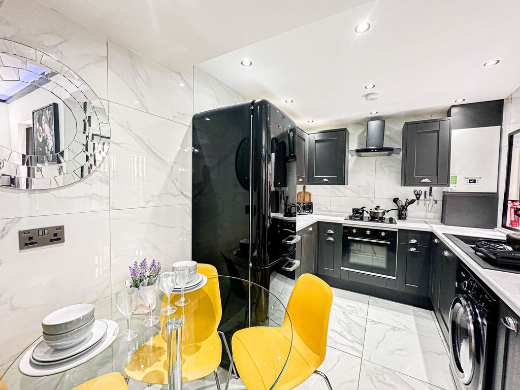 Property photo 2 of 15 Photo 9