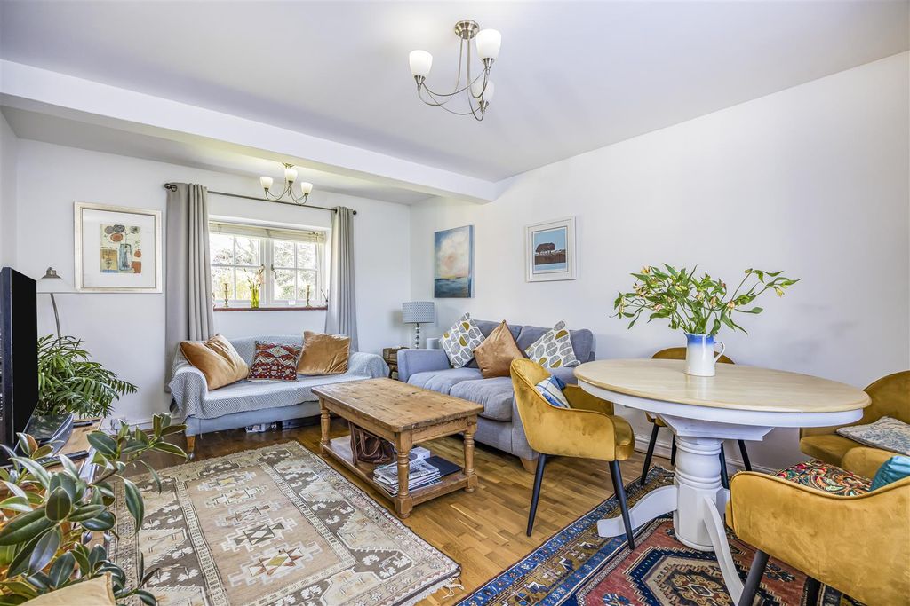 Property photo 2 of 23 8 Elmleigh House, 19 Leigh Road, Havant-Porticomar