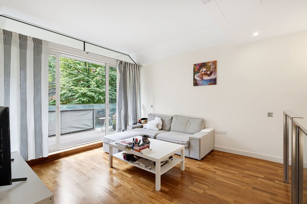 Property photo 1 of 10 Reception Room