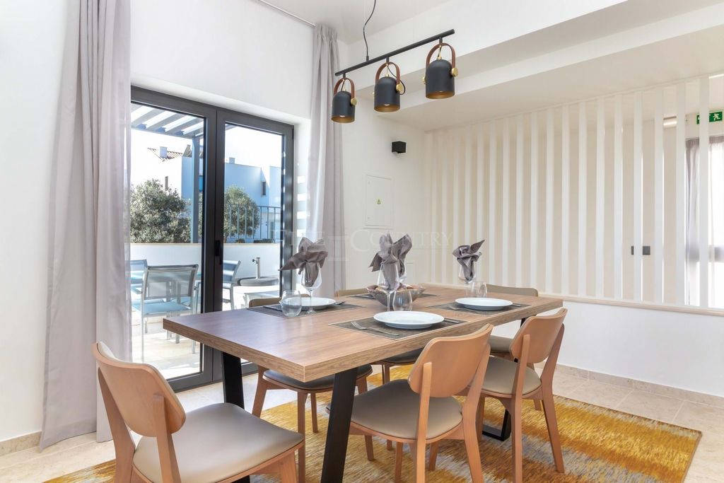 Property photo 2 of 30