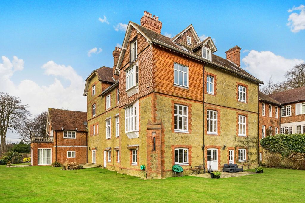 Property photo 1 of 18 Side Elevation