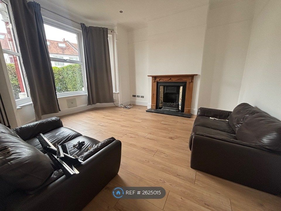 Property photo 3 of 35