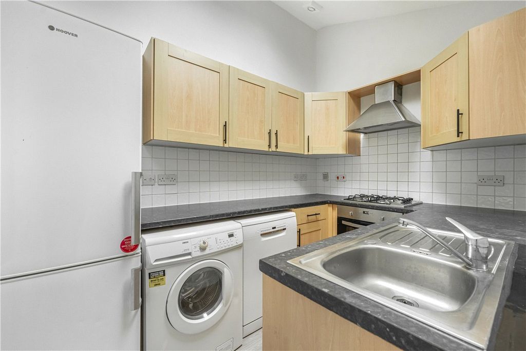 Property photo 2 of 13 Picture No. 11