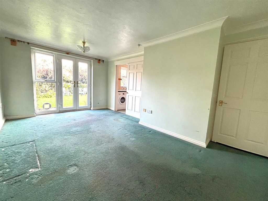 Property photo 2 of 12 Livog