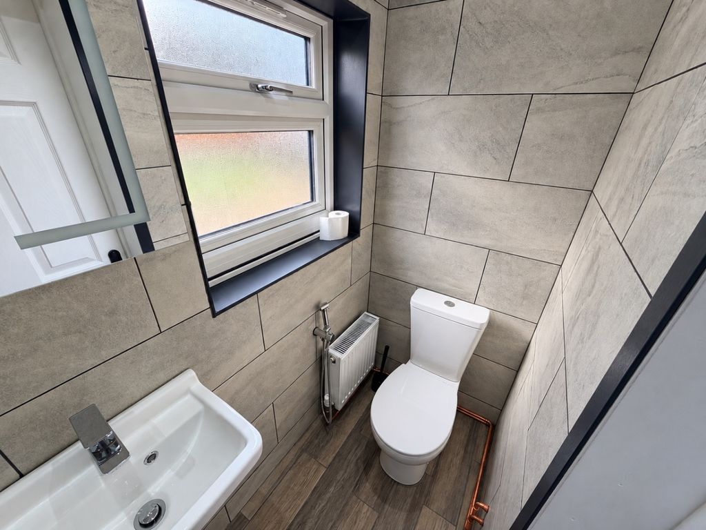 Property photo 3 of 4 5603852