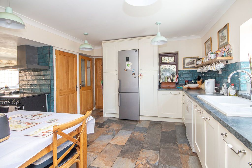 Property photo 3 of 20 Kitchen-Diner
