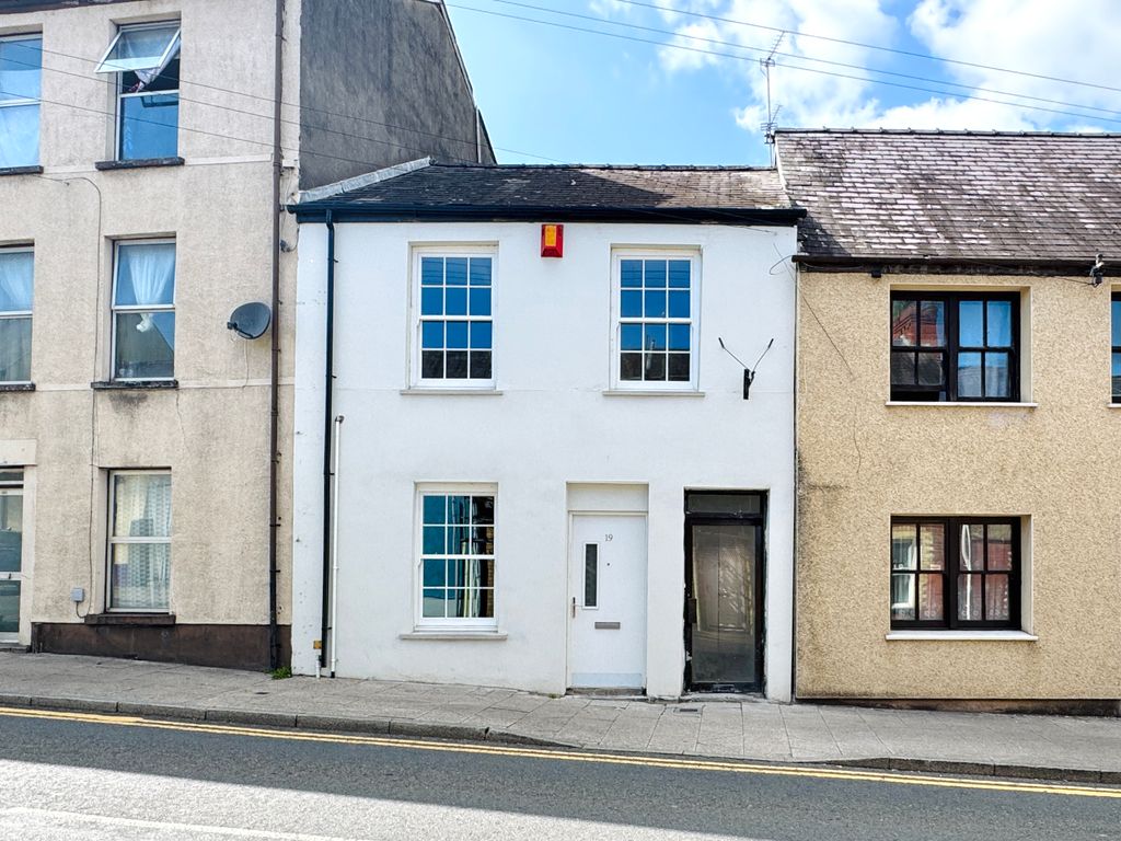 Property photo 1 of 12