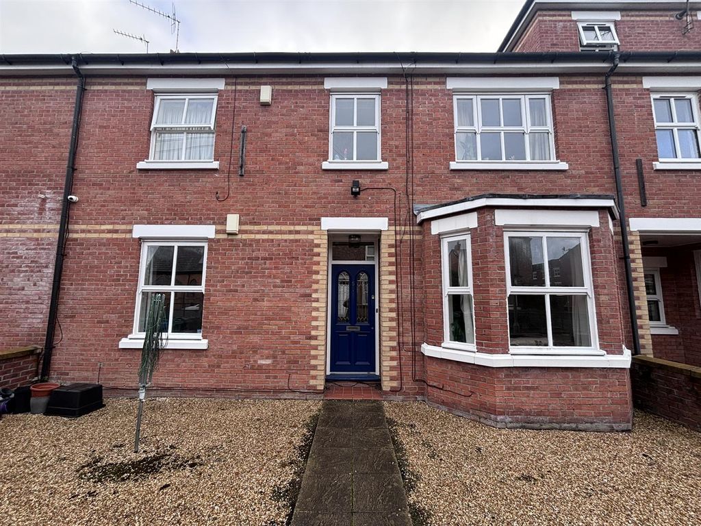 Property photo 1 of 15 External