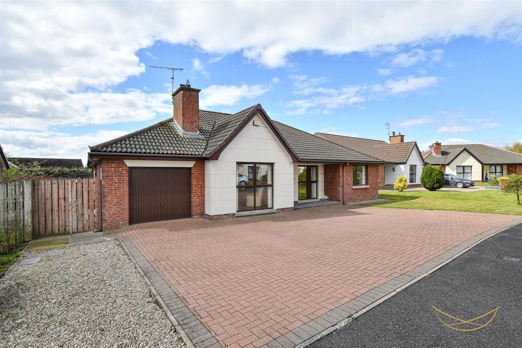 Property photo 2 of 40 Dhp-4.Jpg