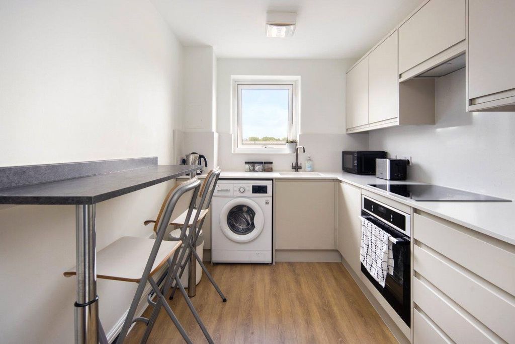 Property photo 3 of 16 Kitchen