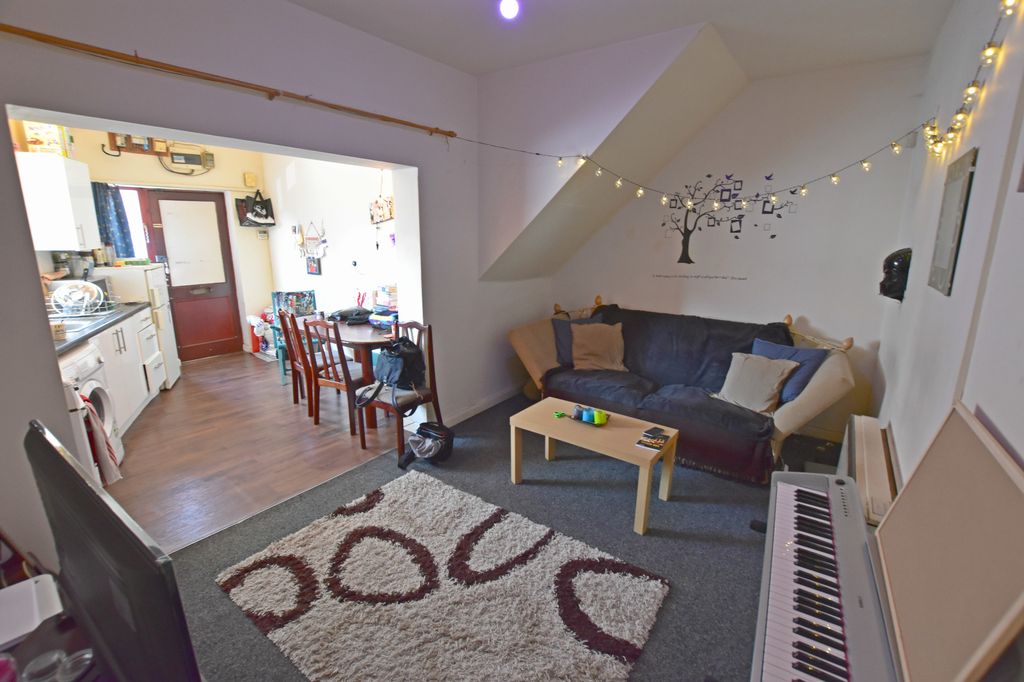 Property photo 1 of 3