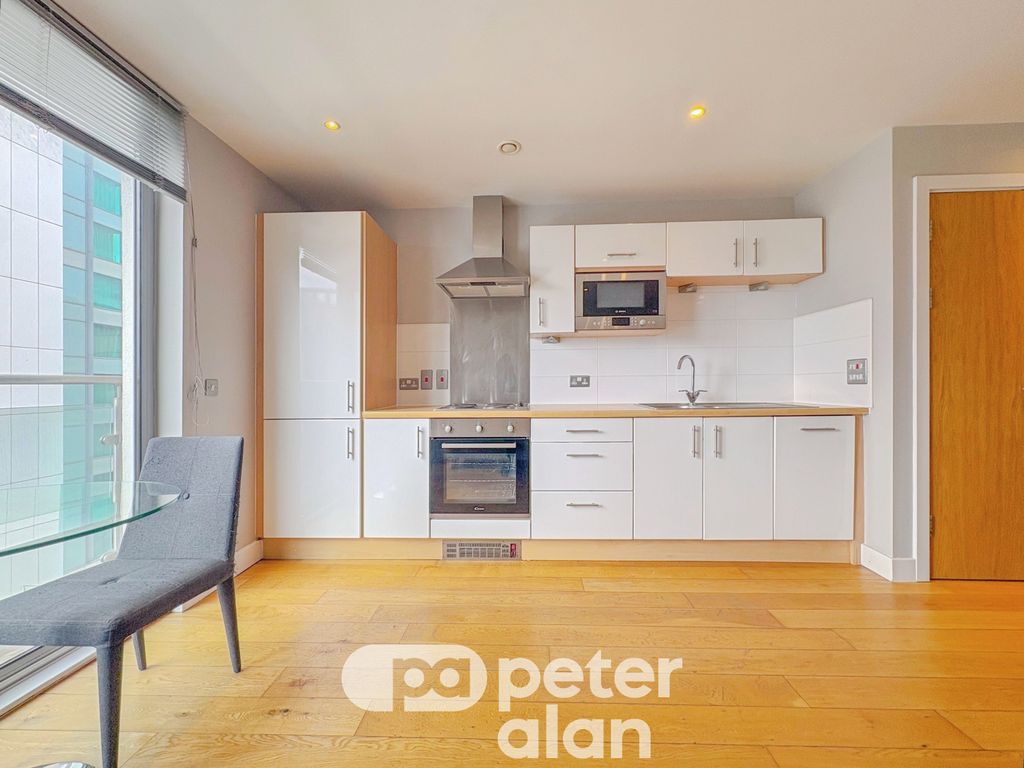 Property photo 3 of 9 Kitchen