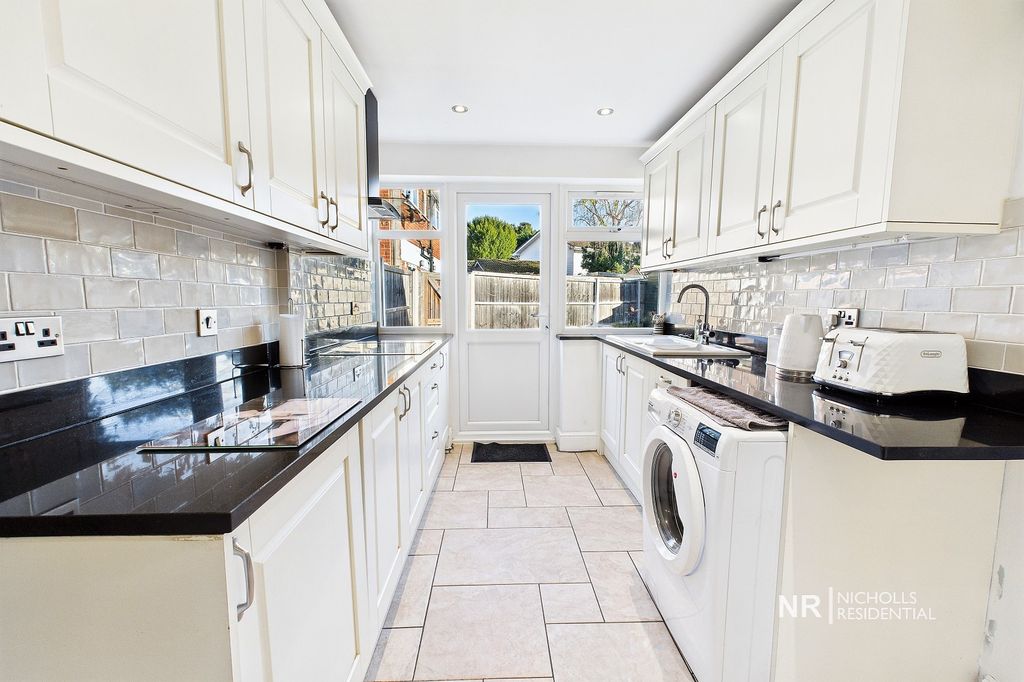 Property photo 2 of 15 Kitchen