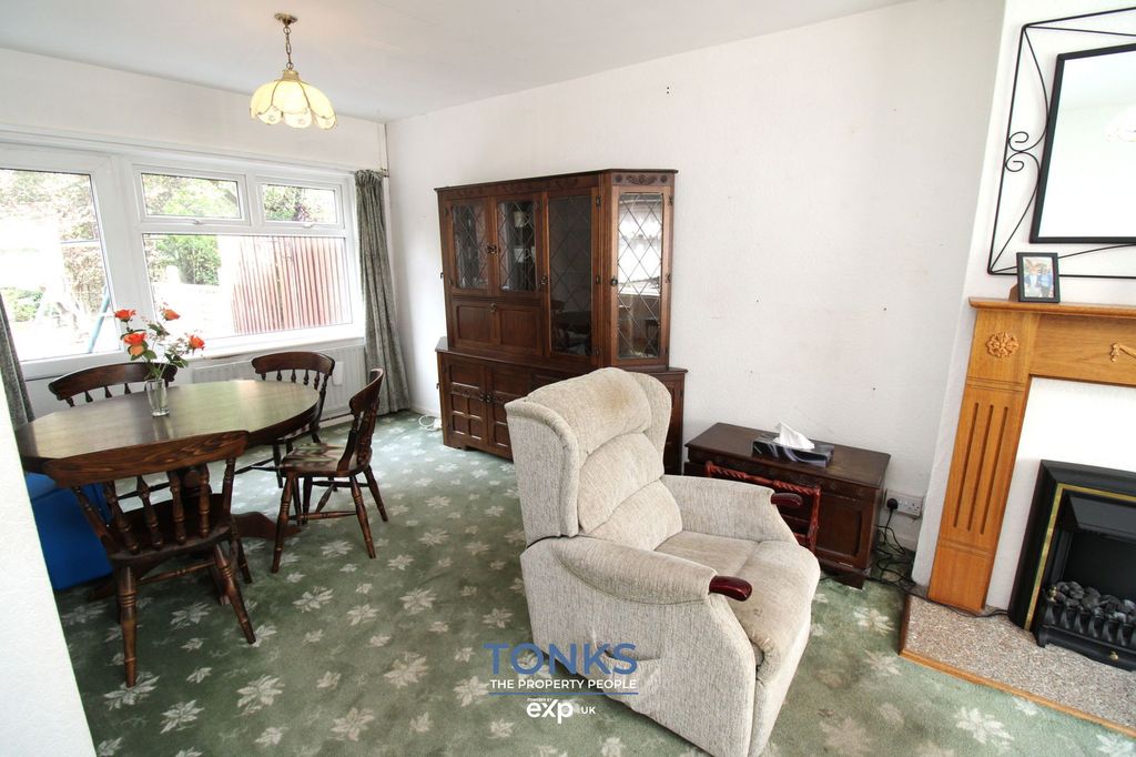 Property photo 3 of 13