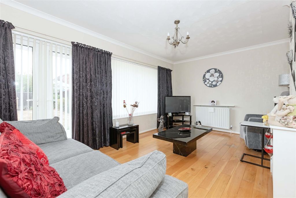 Property photo 3 of 14 Front Room 5.Jpg