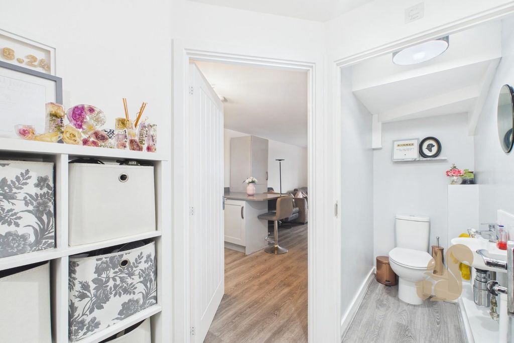 Property photo 3 of 18 Cam01659G0-Pr0662-Still005.Jpg