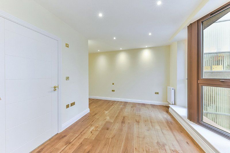 Property photo 3 of 8 Picture No. 02