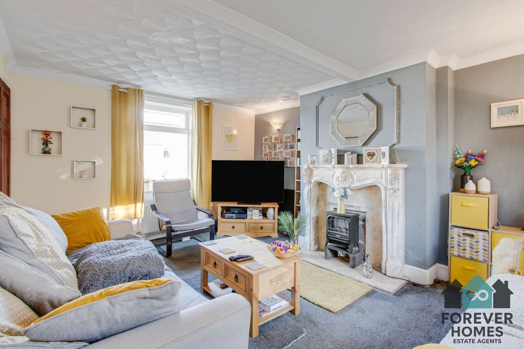 Property photo 2 of 22