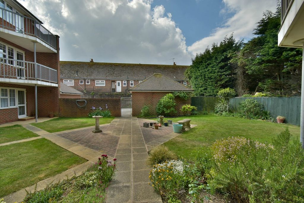 Property photo 3 of 14