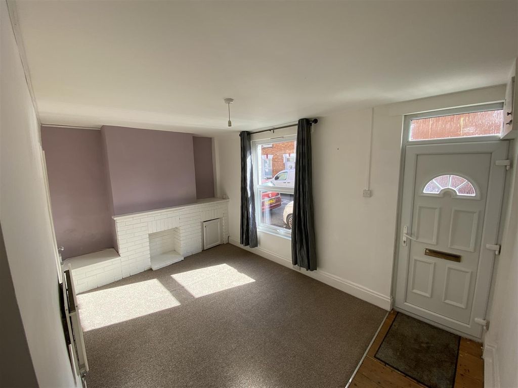 Property photo 2 of 12 Living Room