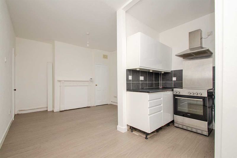 Property photo 3 of 16 Photo 14