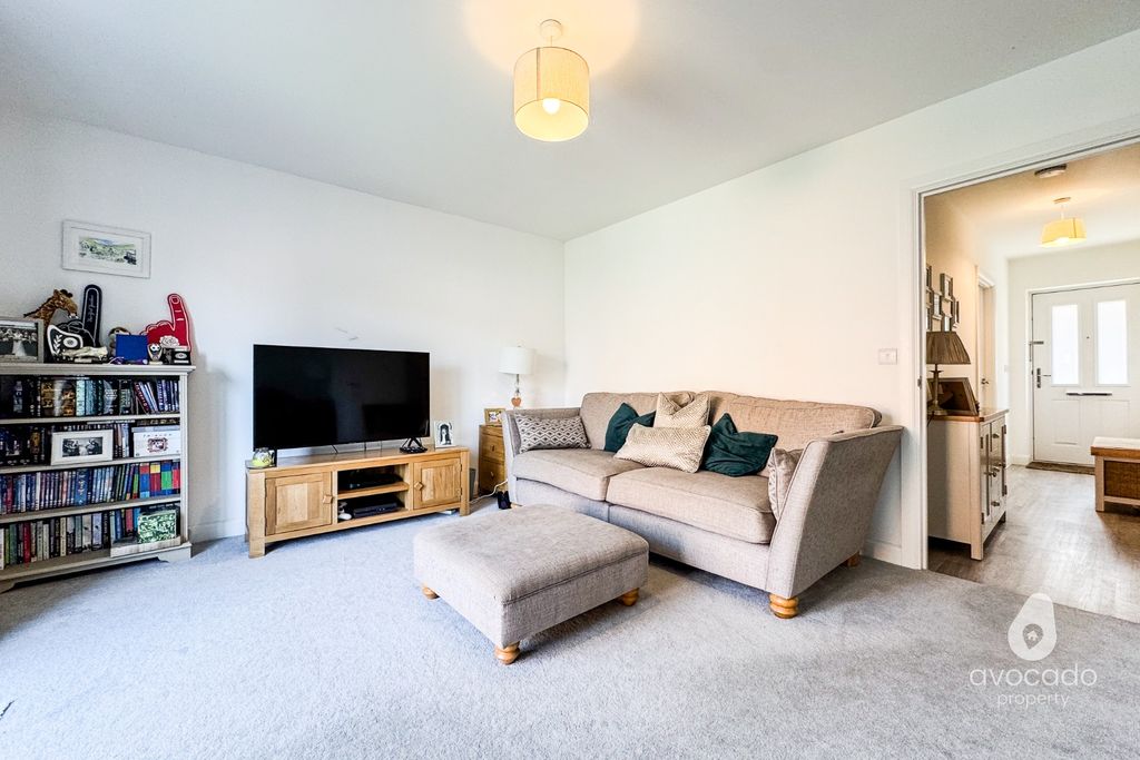 Property photo 2 of 17 3725483