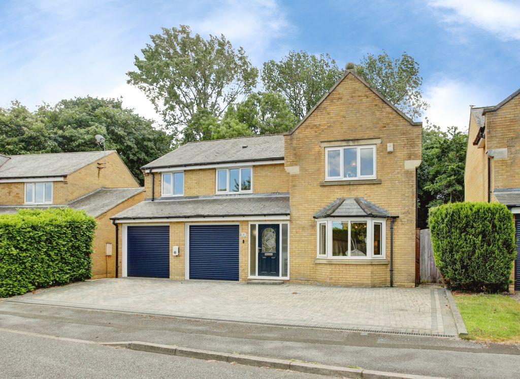 Property photo 1 of 32