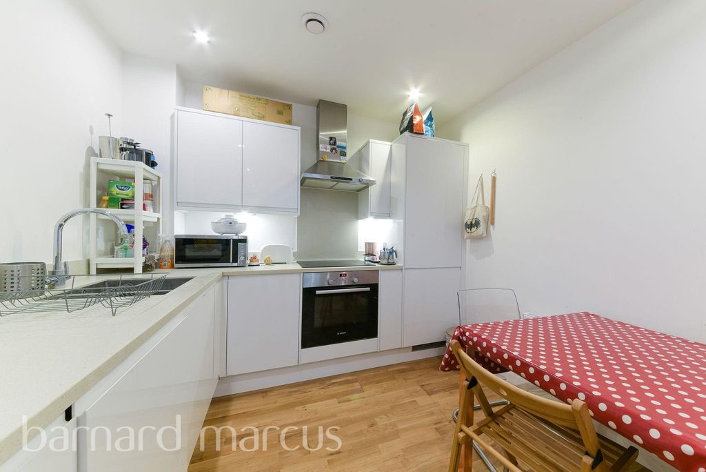 Property photo 2 of 8 Image