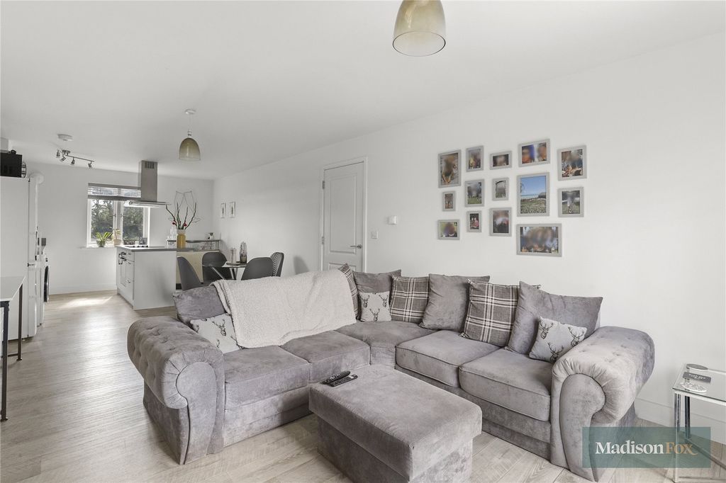 Property photo 2 of 22 Picture No. 07