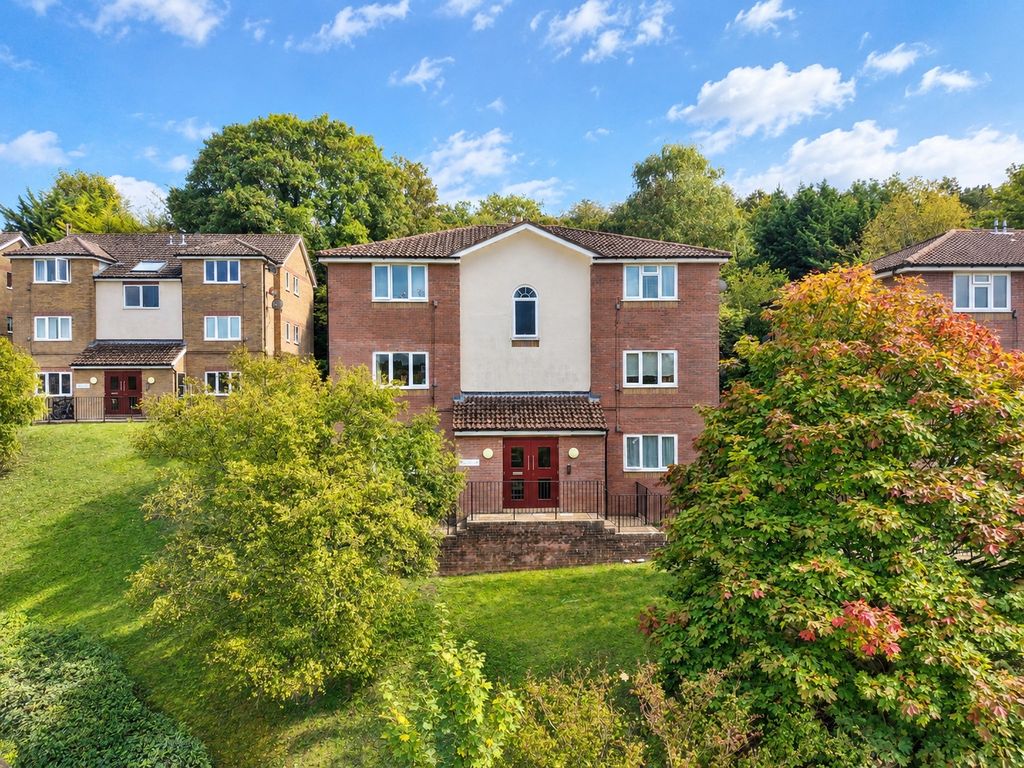 Property photo 1 of 8 57 Lingfield Close.Jpeg