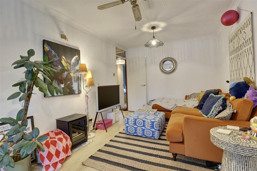 Property photo 3 of 16 1285A199-4E6A-421C-B907-025967C66Ea4_1_201_A.Jpeg