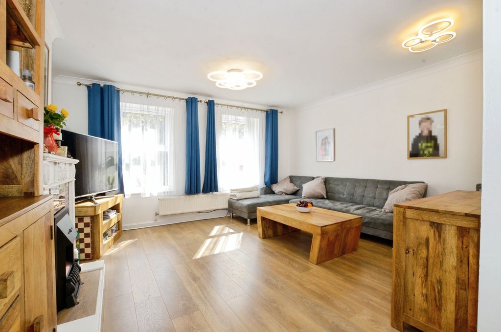 Property photo 3 of 20 Reception Room