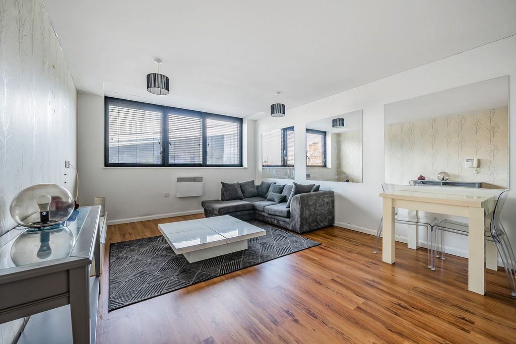 Property photo 2 of 16