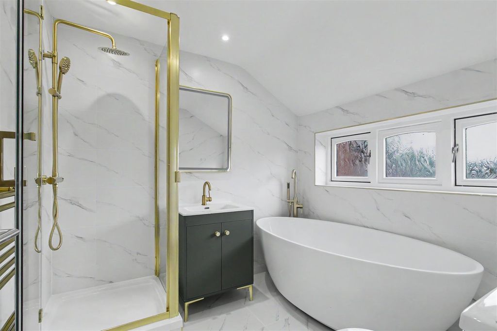 Property photo 3 of 29 Bathroom